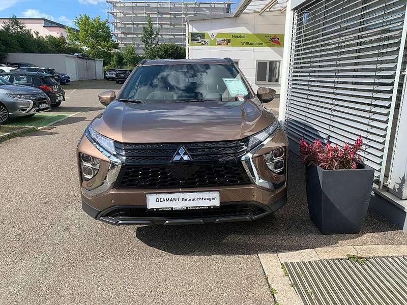 Gebraucht Mitsubishi Eclipse Cross Plus 188 PS (138 kW) 2022 Bronzebraun SUV