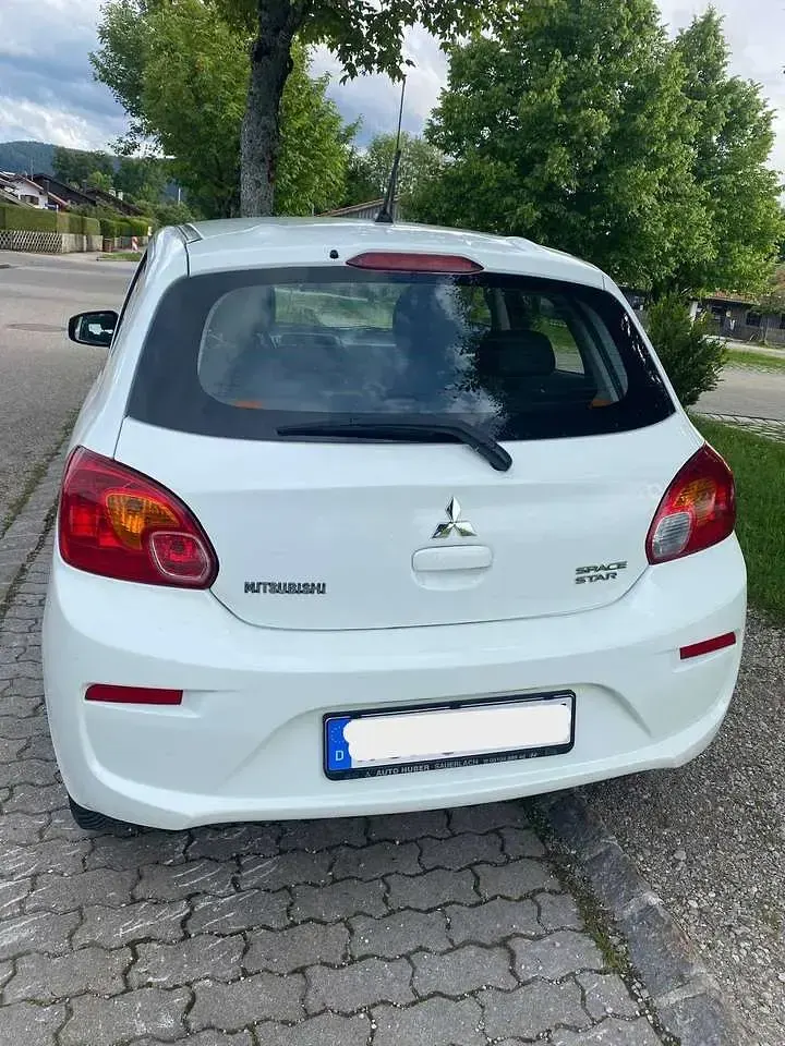 Gebraucht Mitsubishi Space Star Edition 71 PS (52 kW) 2018 Weiß Kleinwagen