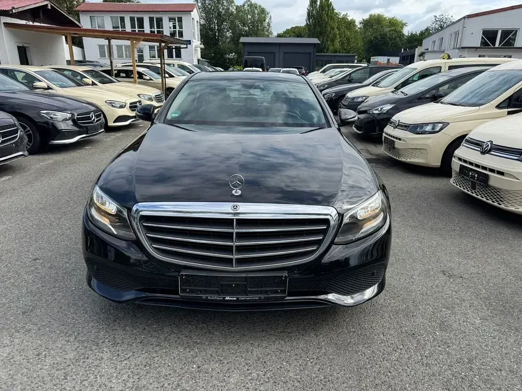 Gebraucht Mercedes E200 150 PS (110 kW) 2019 Schwarz Limousine