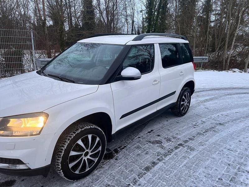 Gebraucht Skoda Yeti Active 105 PS (77 kW) 2014 Weiß SUV