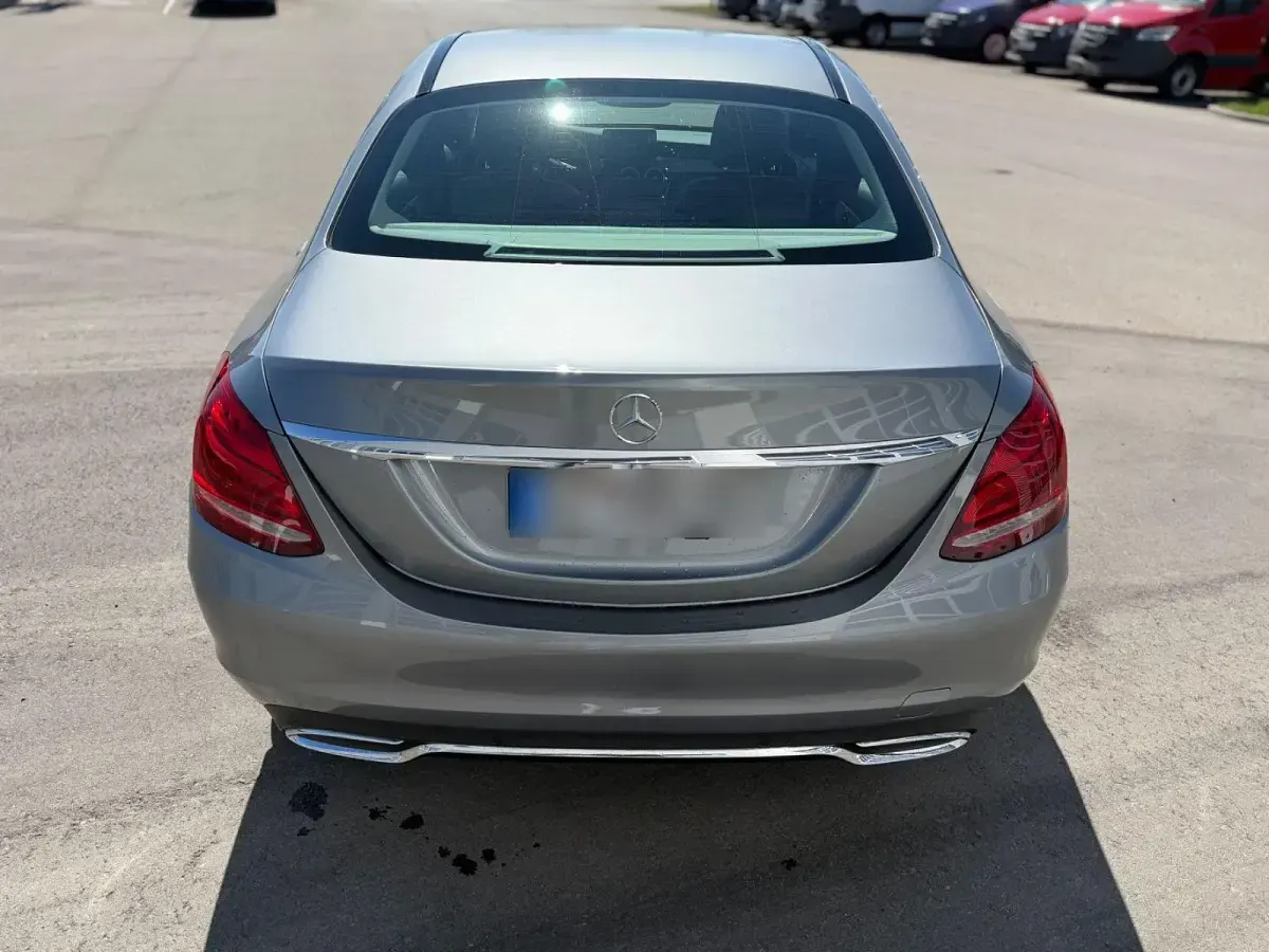 Gebraucht Mercedes C200 Avantgarde 184 PS (135 kW) 2015 Silber Limousine