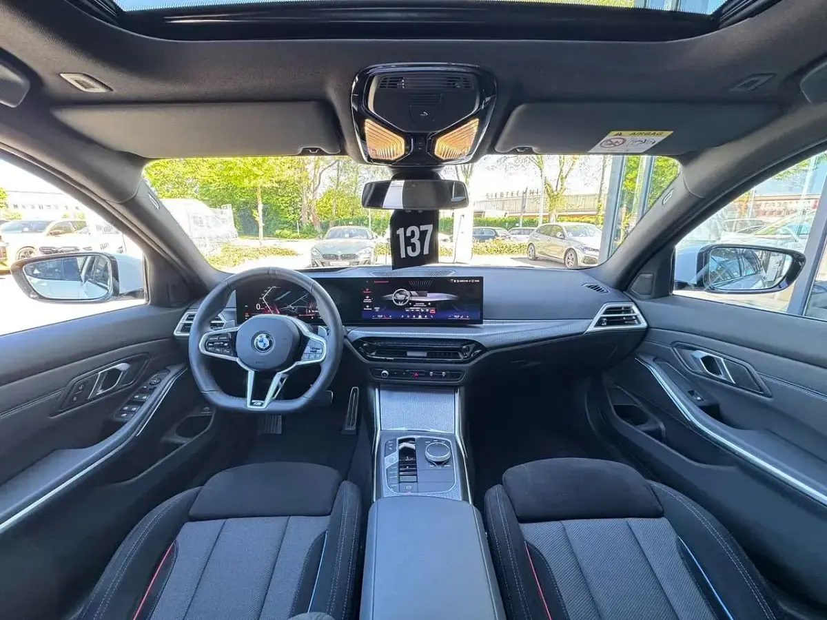 Gebraucht BMW 320 M Sport 190 PS (139 kW) 2025 Alpinweiss iii Kombi