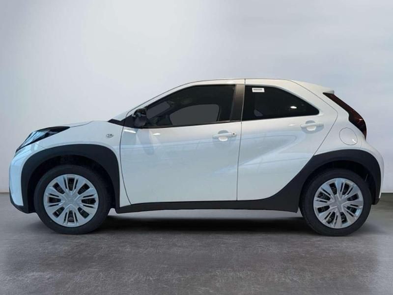 Neu Toyota Aygo X X-play 72 PS (52 kW) 2025 Weiss SUV