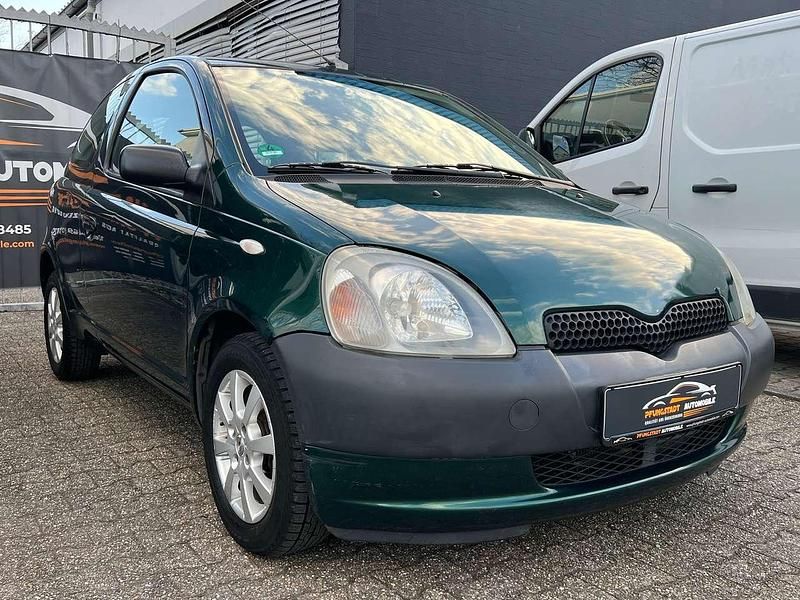 Gebraucht Toyota Yaris 68 PS (50 kW) 2002 Dark green mica Kleinwagen