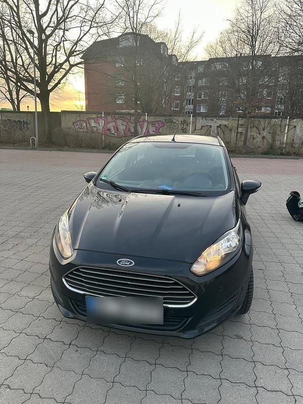 Gebraucht Ford Fiesta 101 PS (74 kW) 2013 Schwarz Kleinwagen