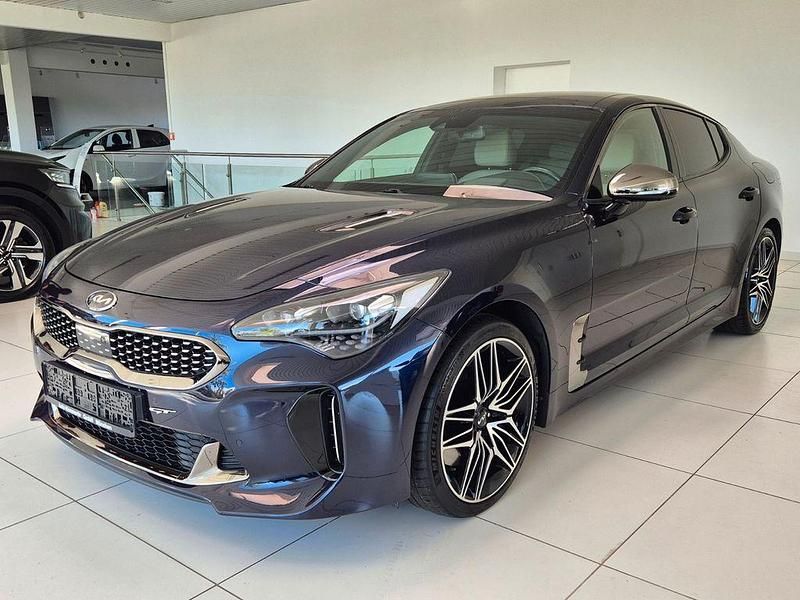 (d9b) deep chroma blau met Gebraucht 2018 Kia Stinger 3 Limousine | 28.490 € (Fairer Preis) - Bild 1/4