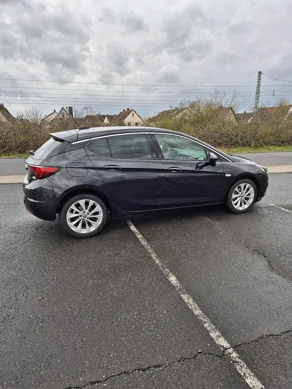 Gebraucht Opel Astra Dynamic 125 PS (91 kW) 2015 Schwarz Limousine