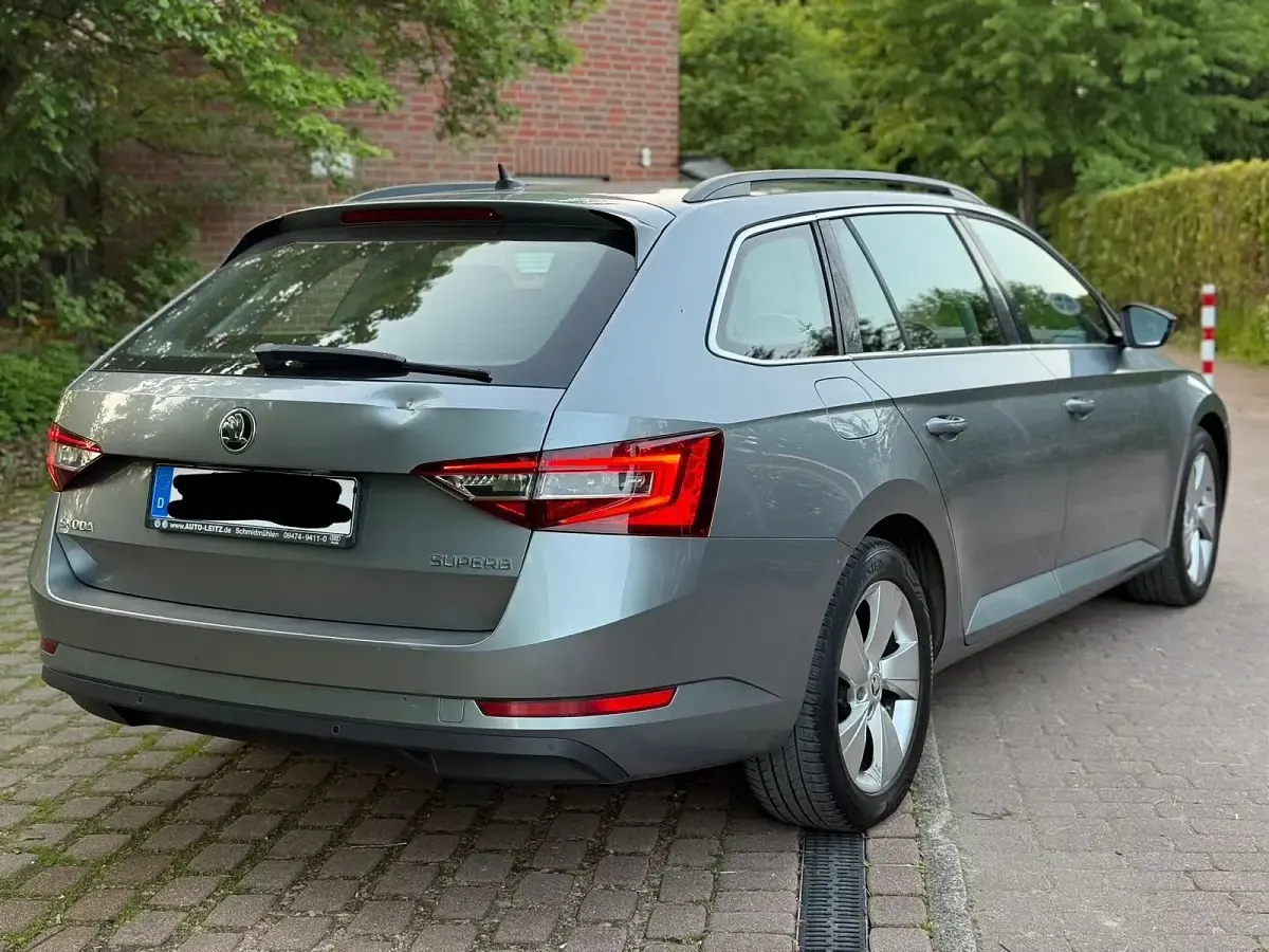 Gebraucht Skoda Superb 120 PS (88 kW) 2016 Grau Kombi