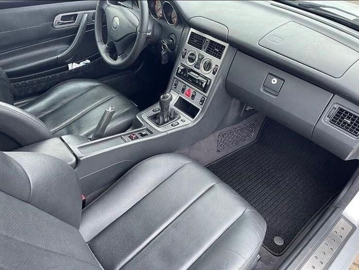 Gebraucht Mercedes SLK230 197 PS (144 kW) 2002 Silber Cabrio