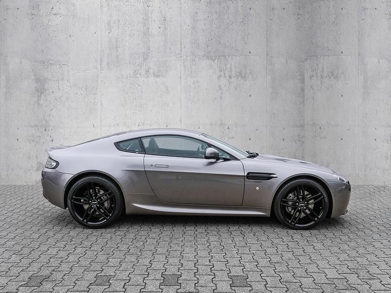 Gebraucht Aston Martin V8 Vantage 426 PS (313 kW) 2011 Tungsten silver (silber) Coupé