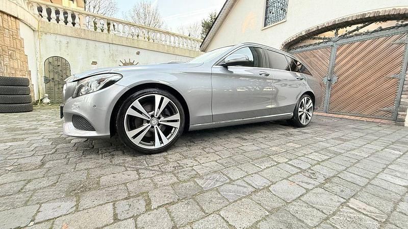 Gebraucht Mercedes C300 245 PS (180 kW) 2016 Silber Kombi