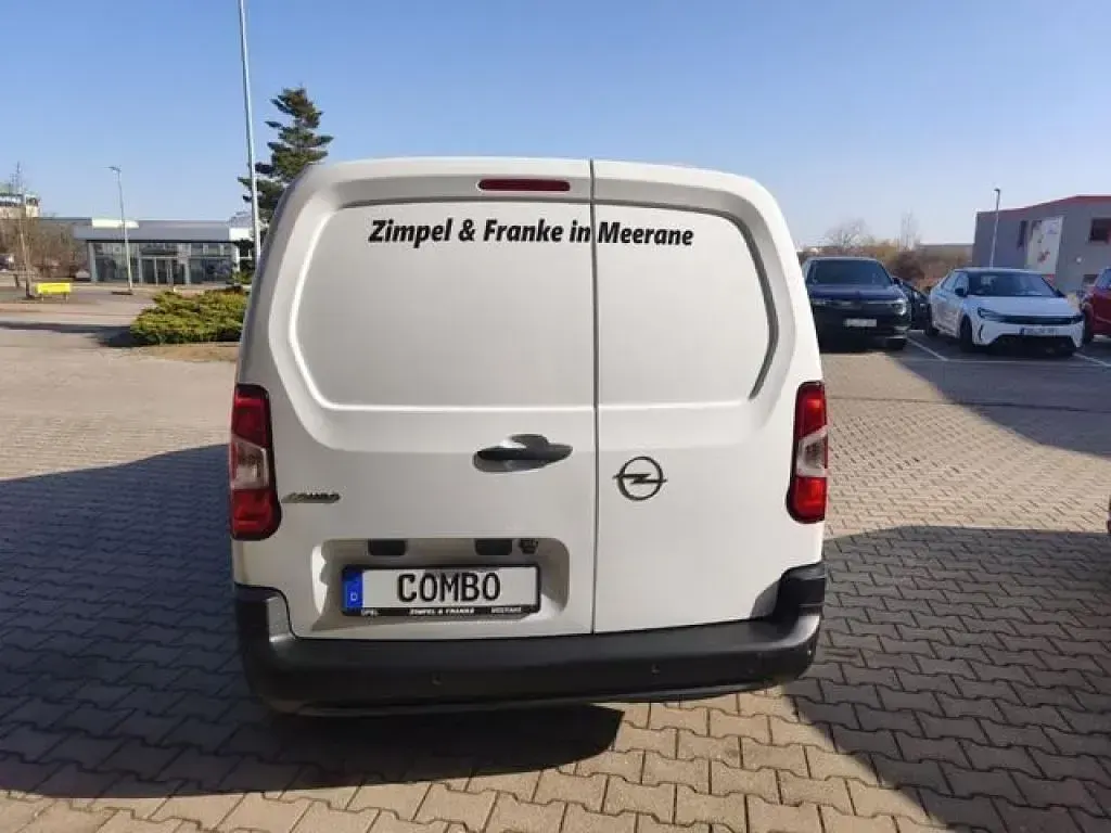 Gebraucht Opel Combo 102 PS (75 kW) 2025 Kaolin weiss Van / Kleinbus