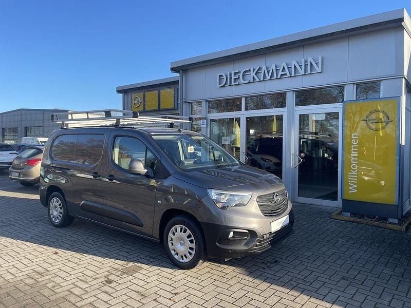 Gebraucht Opel Combo 131 PS (96 kW) 2019 Mondstein grau Limousine