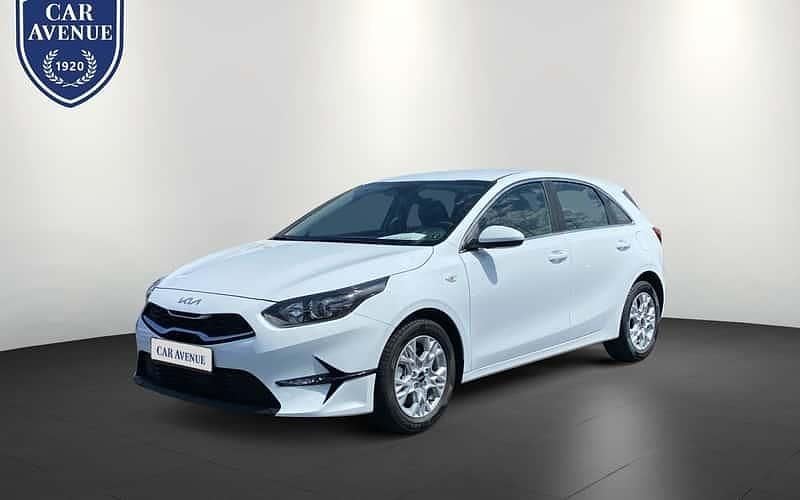 Weiß Neu 2025 Kia Ceed Vision Limousine | 21.990 € (Fairer Preis) - Bild 1/4