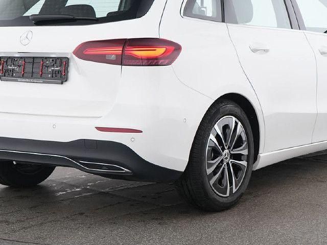 Gebraucht Mercedes B200 Advanced 163 PS (119 kW) 2024 Polarweiß Van / Kleinbus