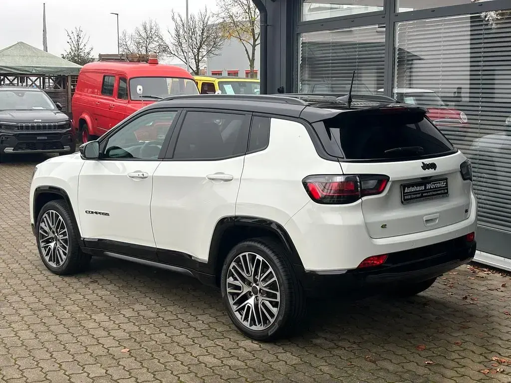 Gebraucht Jeep Compass Summit 131 PS (96 kW) 2025 Weiß SUV