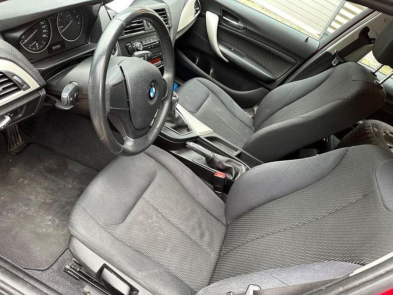 Gebraucht BMW 114 102 PS (75 kW) 2013 Rot Kleinwagen