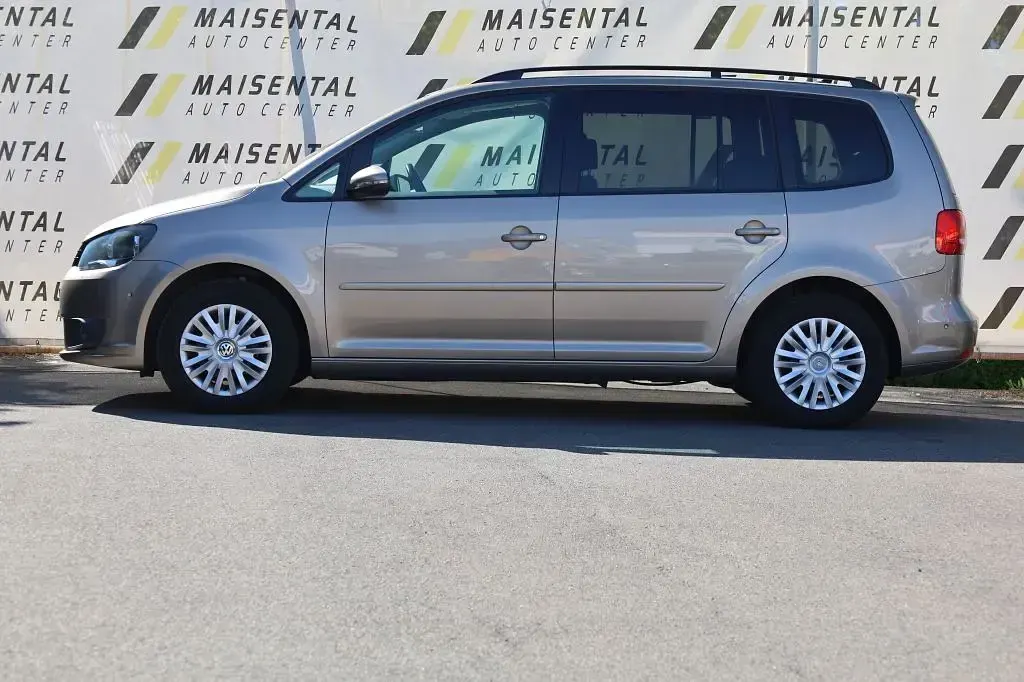 Gebraucht VW Touran Comfortline 105 PS (77 kW) 2014 Beige Van / Kleinbus