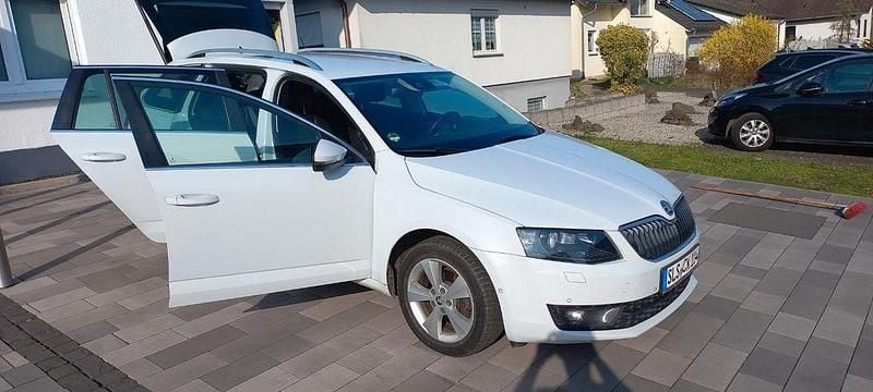 Gebraucht Skoda Octavia Elegance 150 PS (110 kW) 2014 Weiß Kleinwagen