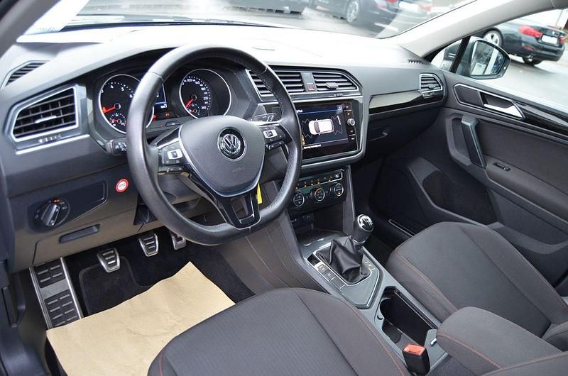 Gebraucht VW Tiguan Sound 150 PS (110 kW) 2017 Indiumgrau SUV