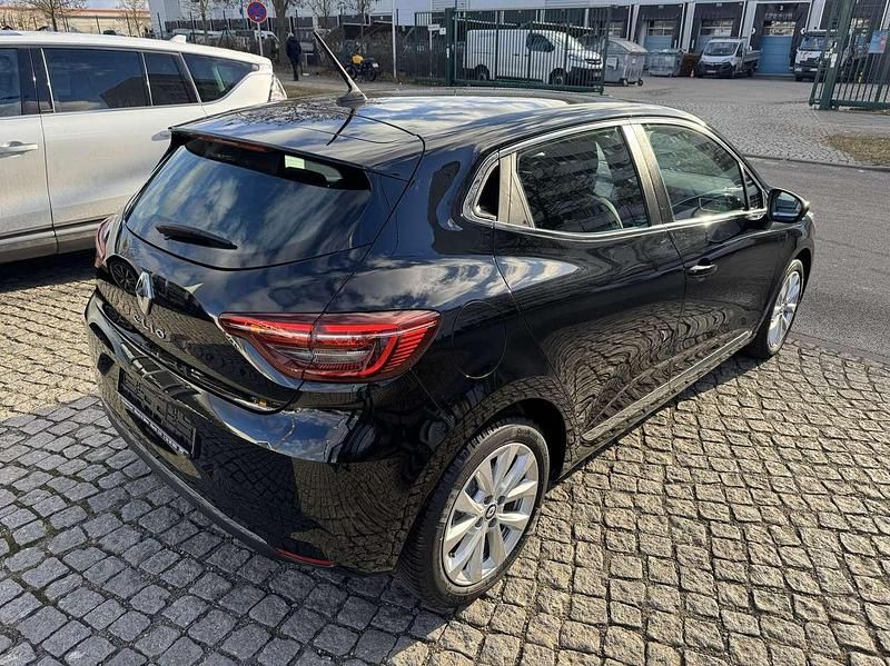 Gebraucht Renault Clio V Intens 140 PS (102 kW) 2022 Blackpearlschwarz Limousine