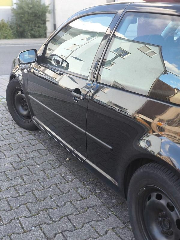 Gebraucht VW Golf IV 2002 Schwarz Kleinwagen