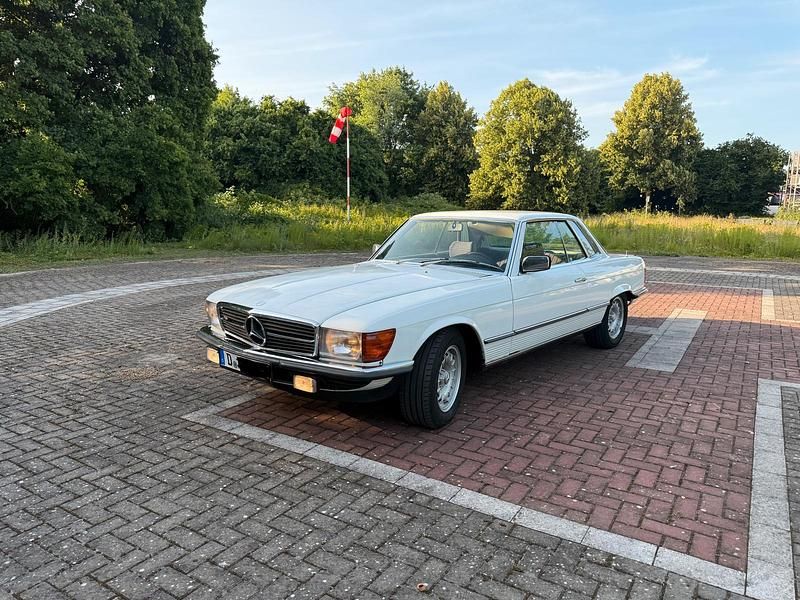 Weiß Gebraucht 1978 Mercedes SLC450 Coupé | 20.900 € - Bild 1/4
