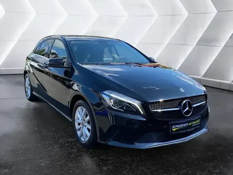 Gebraucht Mercedes A180 122 PS (89 kW) 2017 Schwarz Kleinwagen