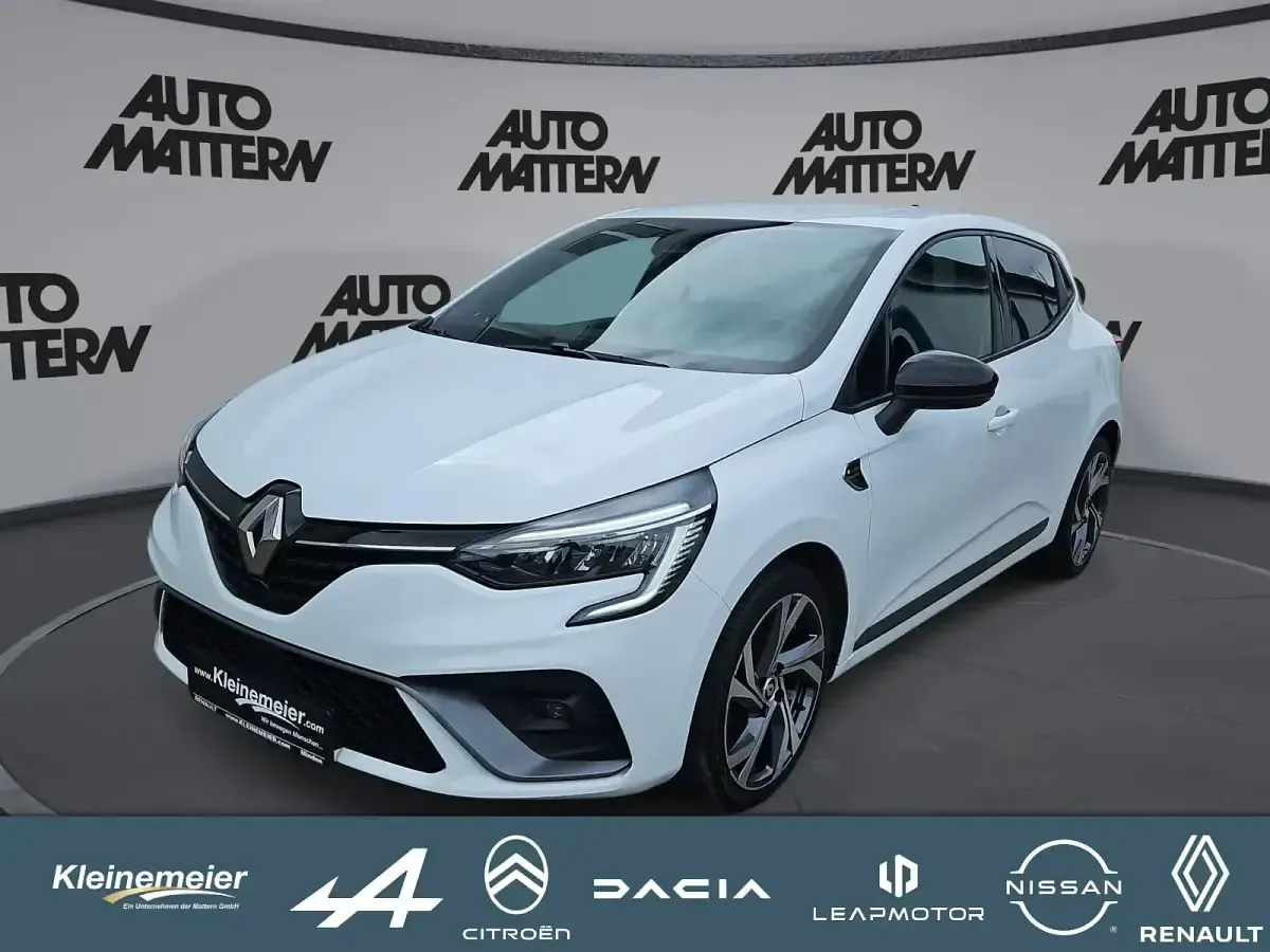 Käytetty Renault Clio V Bose Edition 140 HP (102 kW) 2022 Sedan