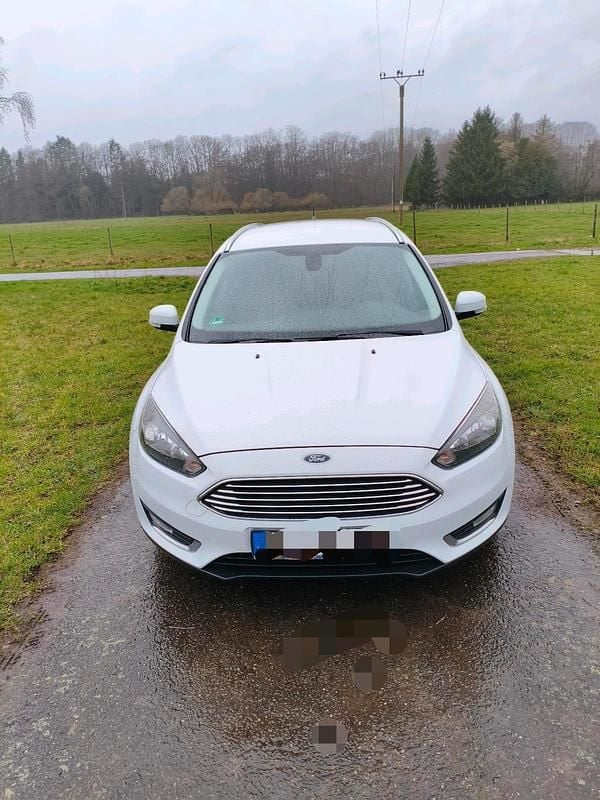 Gebraucht Ford Focus 105 PS (77 kW) 2015 Weiß Kombi