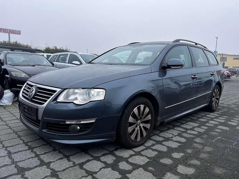 Gebraucht VW Passat 105 PS (77 kW) 2010 Islandgrau perleffekt metallic Kombi