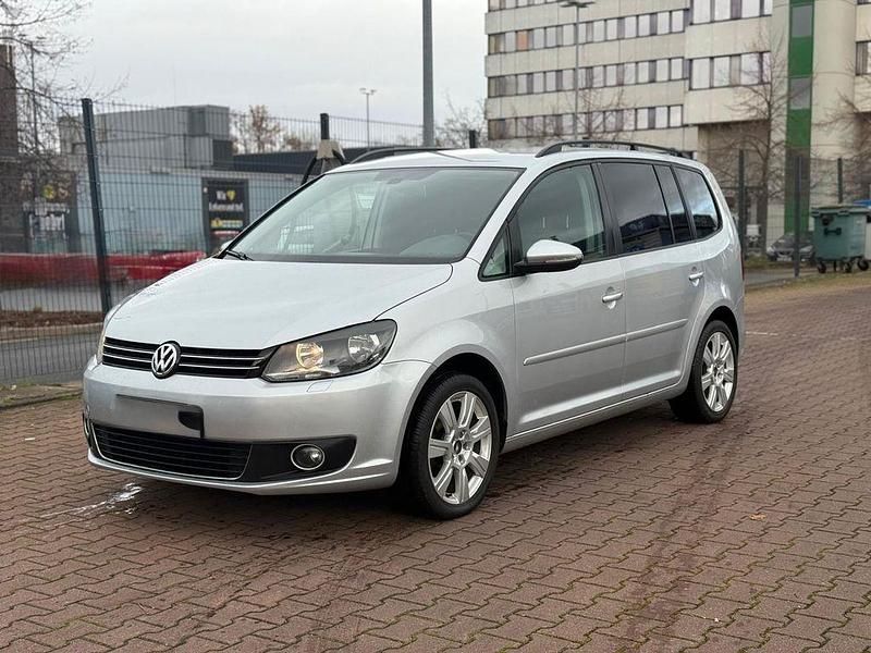 Grün Gebraucht 2012 VW Touran Comfortline Van / Kleinbus | 6.600 € (Fairer Preis) - Bild 1/4