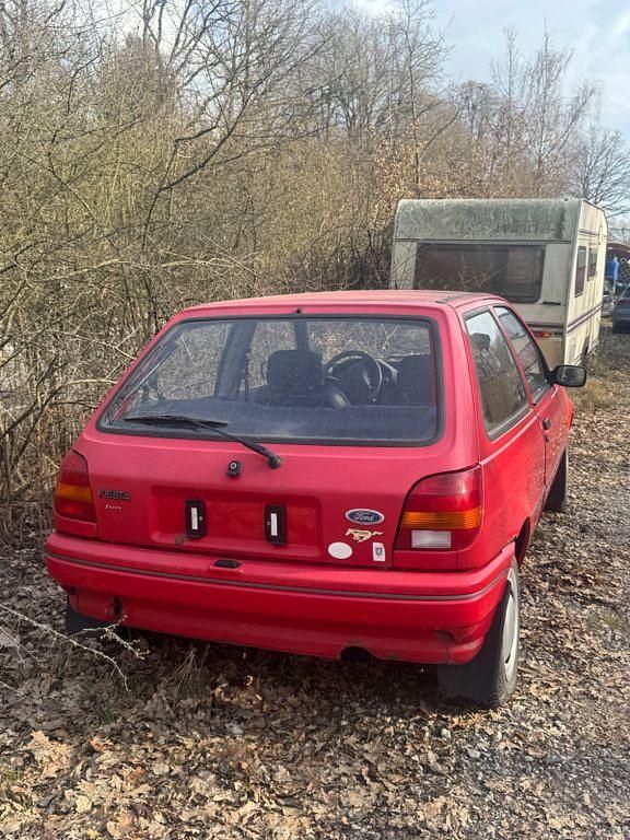 Gebraucht Ford Fiesta 60 PS (44 kW) 1994 Rot Kleinwagen