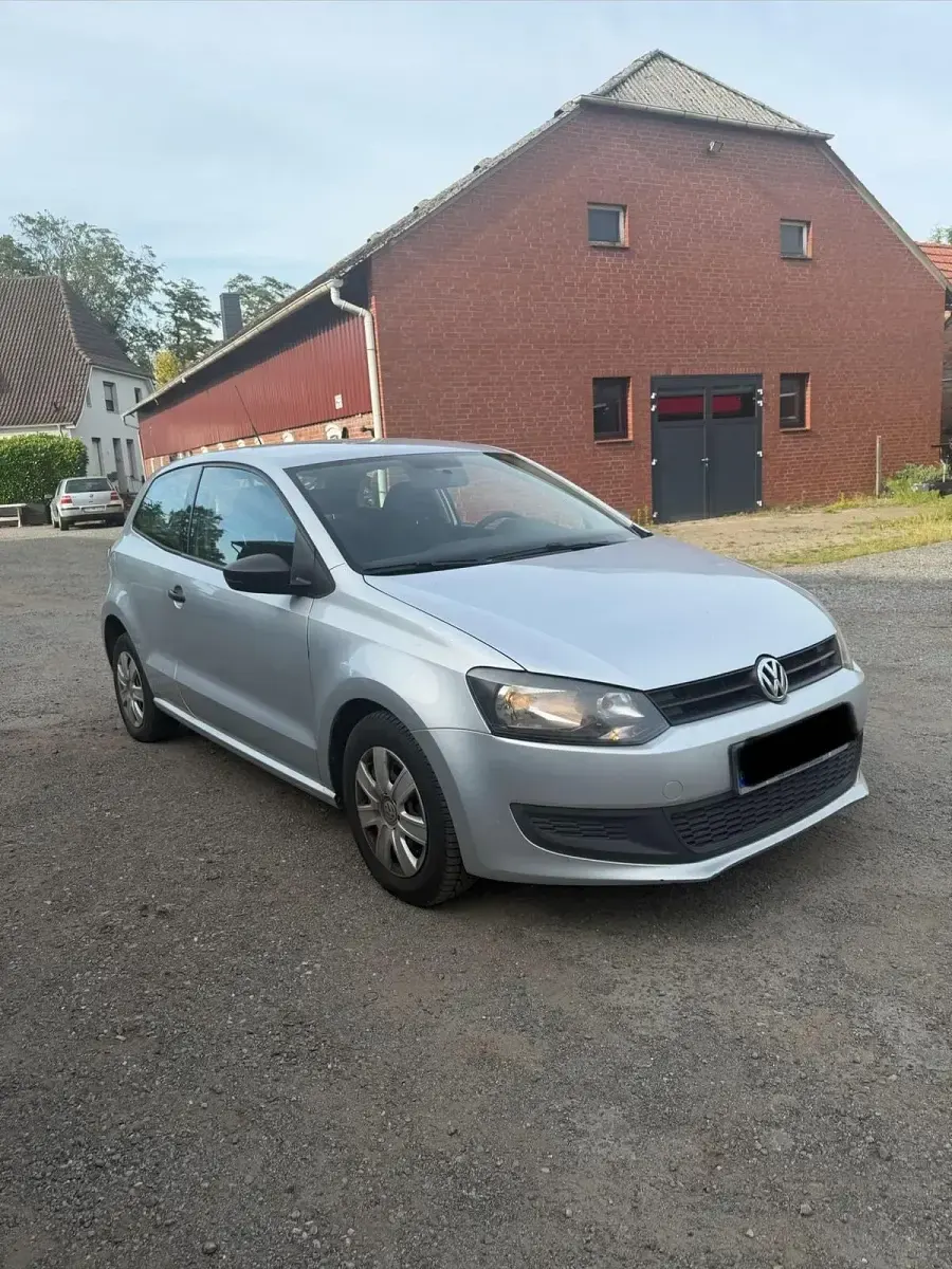 Gebraucht VW Polo 75 PS (55 kW) 2011 Silber Kleinwagen