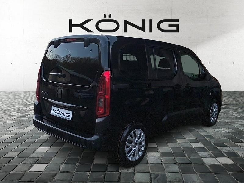 Neu Fiat Doblò 102 PS (75 kW) 2026 Schwarz Van / Kleinbus