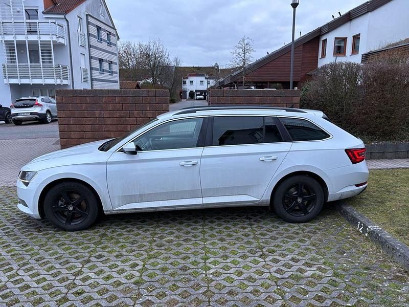 Gebraucht Skoda Superb Style 150 PS (110 kW) 2016 Weiß Limousine