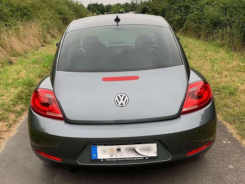 Gebraucht VW Beetle 105 PS (77 kW) 2015 Grau Kleinwagen
