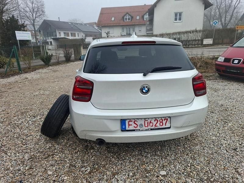 Gebraucht BMW 116 136 PS (100 kW) 2011 Weiß Kleinwagen