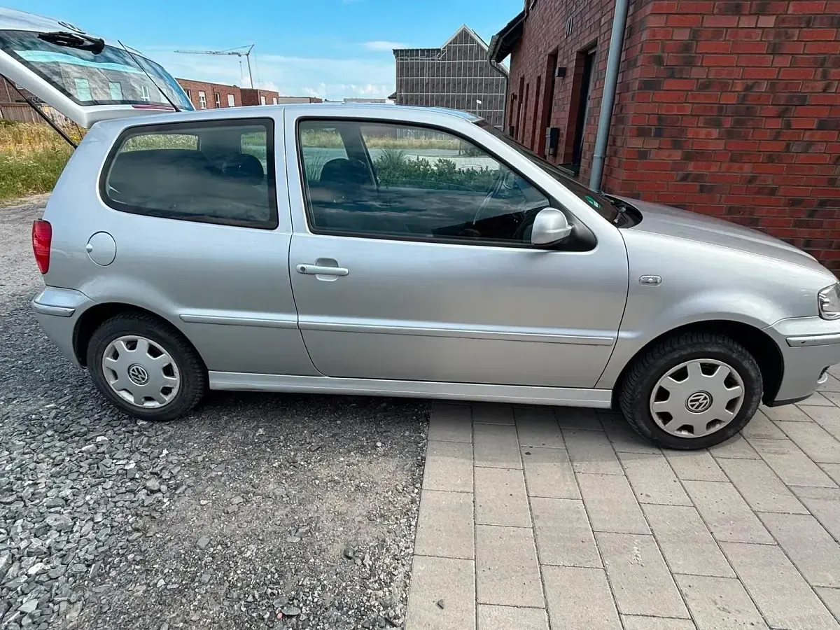 Gebraucht VW Polo 50 PS (36 kW) 2000 Silber Kleinwagen
