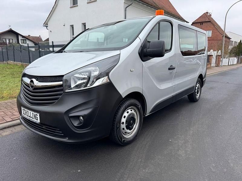 Gebraucht Opel Vivaro 95 PS (69 kW) 2018 Grau Van / Kleinbus