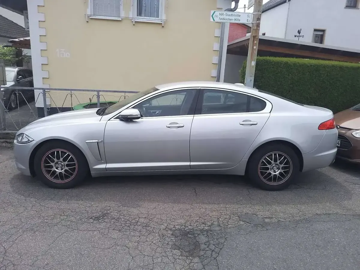 Gebraucht Jaguar XF Luxury 241 PS (177 kW) 2012 Silber Limousine