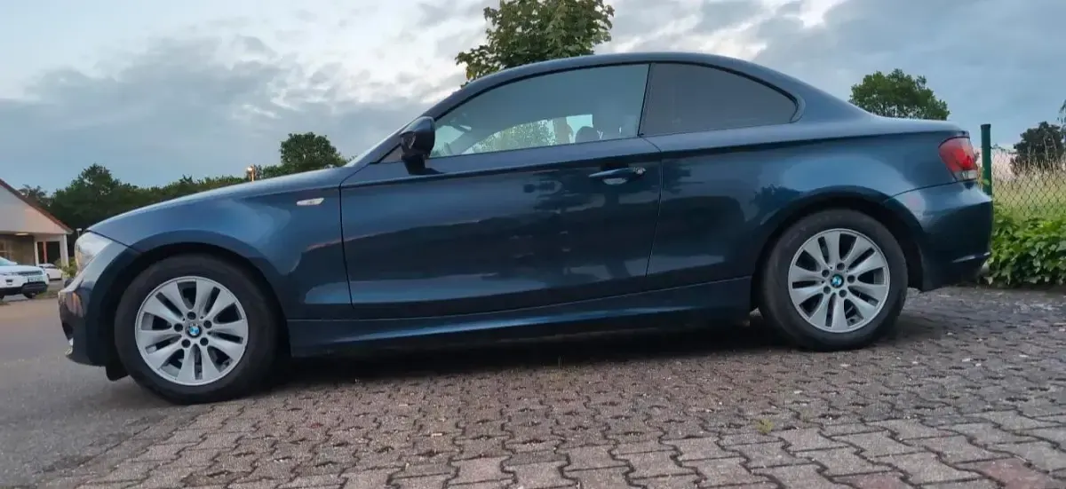 Gebraucht BMW 118 Coupé Sport Line 143 PS (105 kW) 2012 Blau Coupé