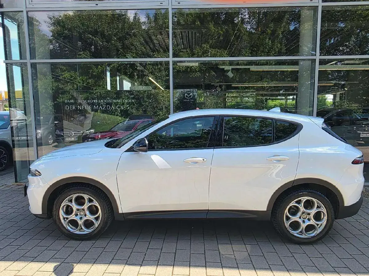 Gebraucht Alfa Romeo Tonale Sprint 131 PS (96 kW) 2023 Weiß uni SUV