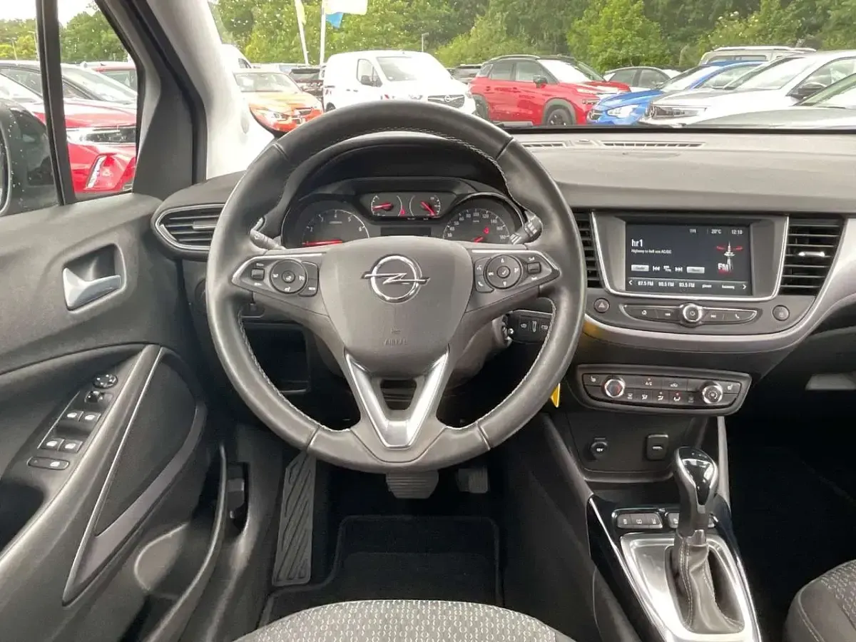 Gebraucht Opel Crossland Enjoy 131 PS (96 kW) 2024 Silber SUV