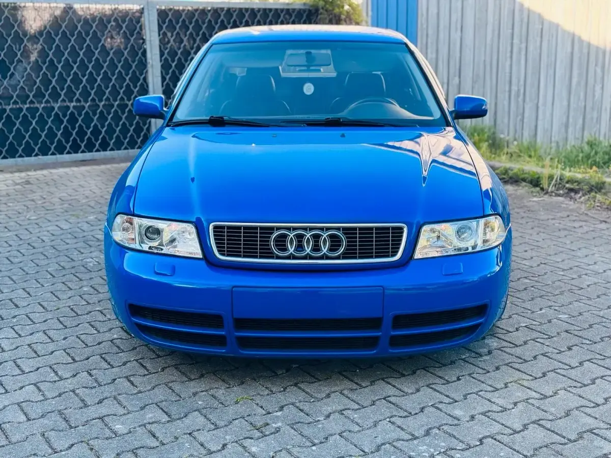 Gebraucht Audi A4 Performance 250 PS (183 kW) 1998 Blau Limousine
