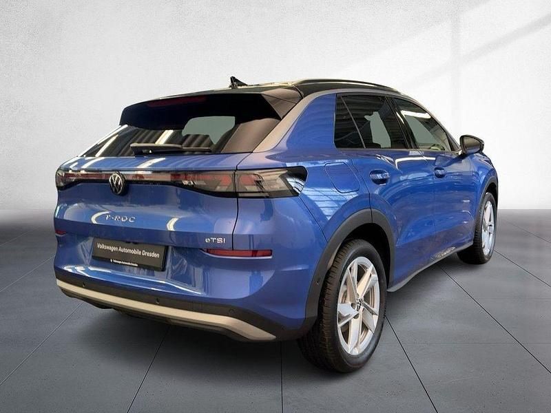 Gebraucht VW T-Roc Life 150 PS (110 kW) 2025 Celestial blue metallic schwar SUV