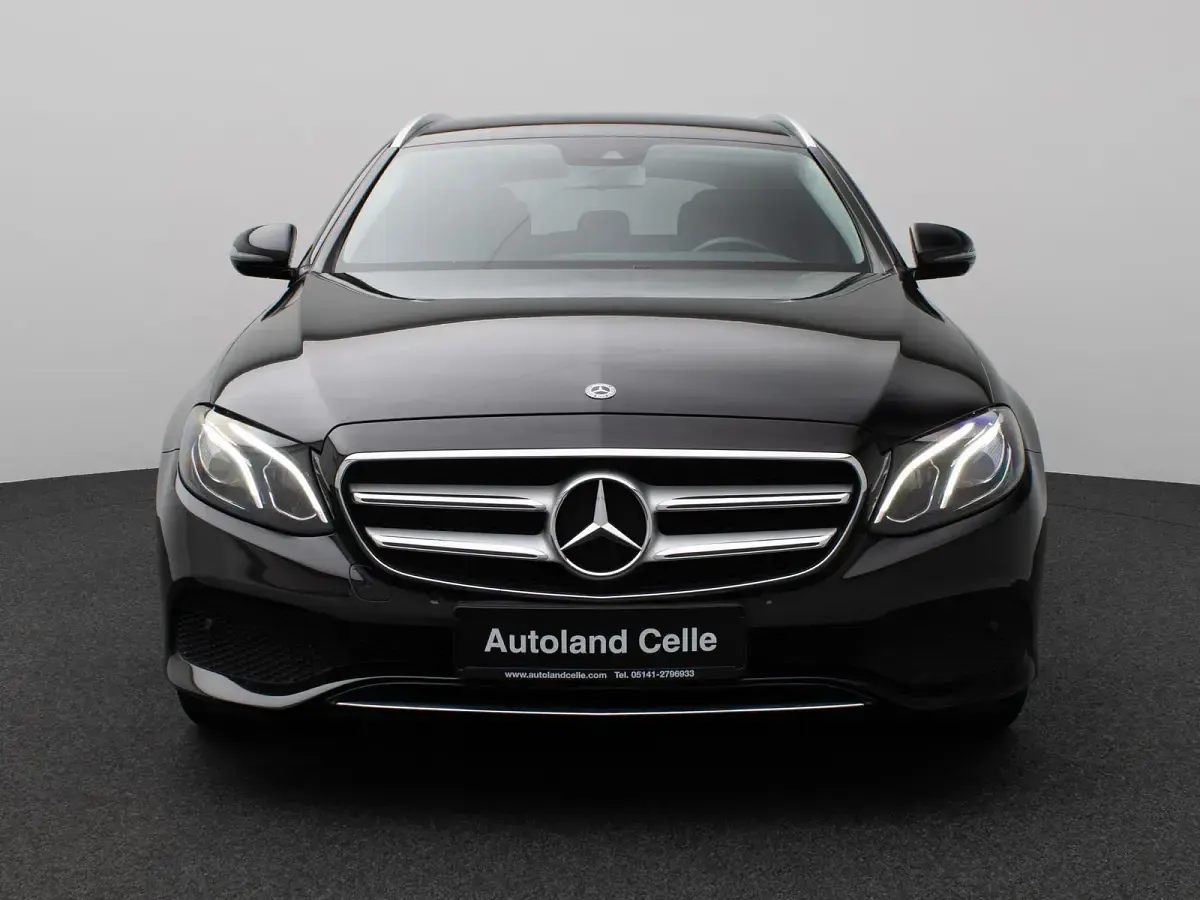 Gebraucht Mercedes E220 Avantgarde 194 PS (142 kW) 2019 Schwarz Kombi