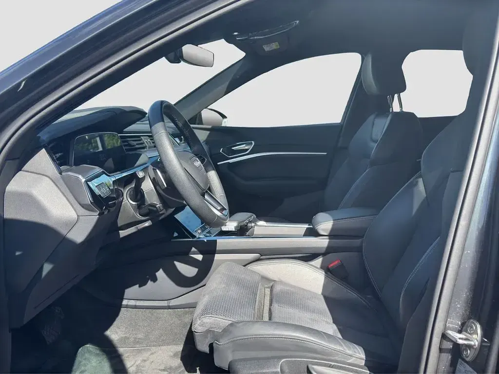 Gebraucht Audi e-tron Sportback Advanced Plus 300 kW (408 PS) 2023 Manhattangrau metallic SUV