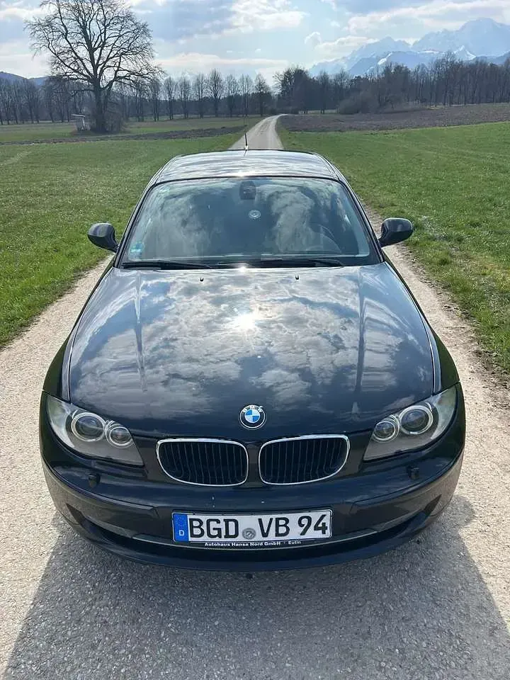 Gebraucht BMW 118 143 PS (105 kW) 2012 Schwarz Kleinwagen