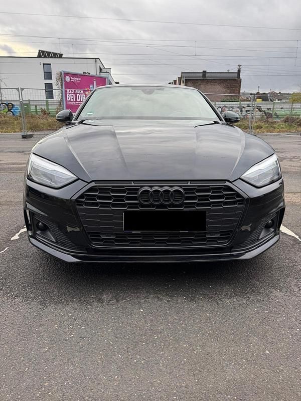 Schwarz Gebraucht 2022 Audi A5 Sportback Advanced Coupé | 29.999 € (Superpreis) - Bild 1/4